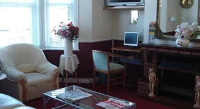 Cedar Lodge Hotel - Image 4