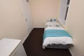Oakenrod House - Image 4