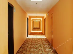 YINHE SHIJIETONG HOLIDAY HOTEL - Image 3