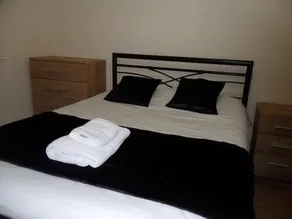 KG Short Stay Express Luxury Apartments - Image 4