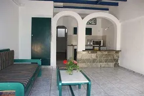 Kleoni Club Apartments - Image 3