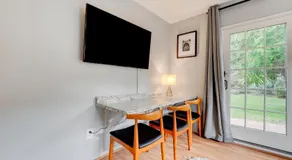 Private Suite - Image 4