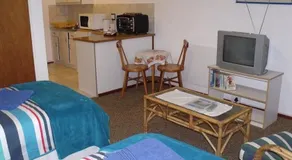 Jamaed Court Self-Catering Apartments - Image 5