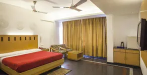 Hotel Illapuram - Image 3