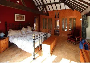 Courtyard Barn - Image 5