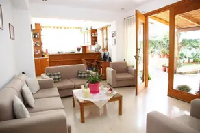 Seven Flowers Apartment - Image 5