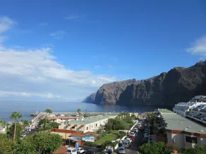 Los Gigantes - Image 1