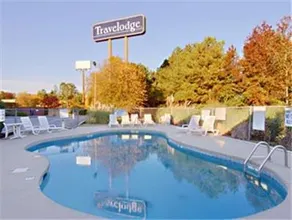 QUALITY INN & SUITES COLUMBIA - Image 4