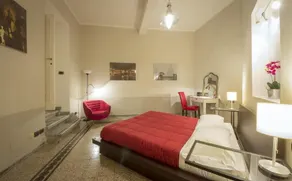 House in the San Pier Maggiore Arch - Image 2