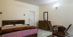 The Lake Retreat - Image 5