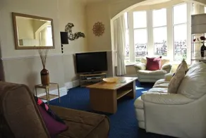 Chateau Dale Holiday Apartments - Image 2