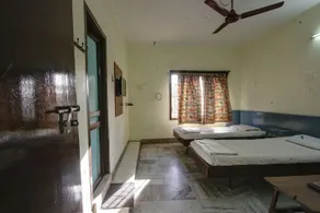 Spot On 43256 Hotel Anandha - Image 1