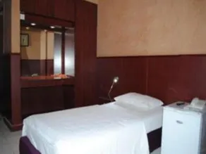 Sapphire Grand Hotel - Image 2
