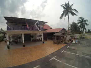 Lulu Hotel - Image 3