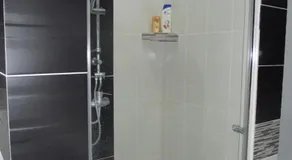4 Chambres Meublees Et Un Seul Studio Avec Petite Cuisine - Image 4