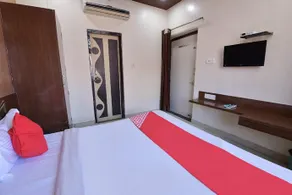Ganga by OYO Rooms - Image 4