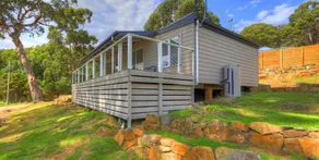 Bruny Beachfront Eco Lodge - Image 2