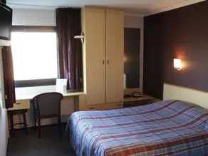 Kennedy Hotel - Image 4