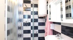 Apartment with pool 1038 - Image 3