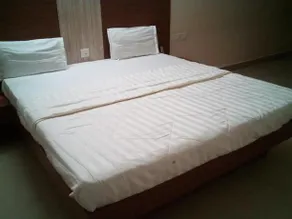 Hotel Shree Sai Shraddha - Image 5