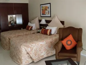 Queen's Place Guest House - Image 3