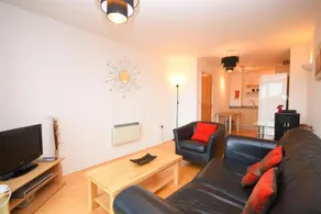 Town or Country - Sirocco Apartments - Image 3