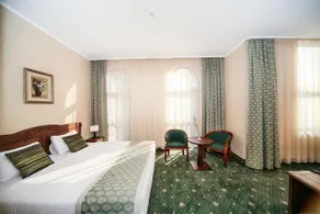 Retro Hotel - Image 5
