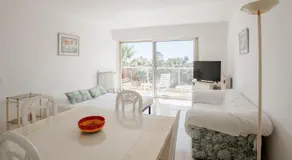 Welkeys - Fabron Apartment - Image 3