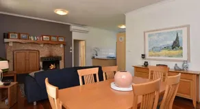 Somerville Wines Cottage - Image 2