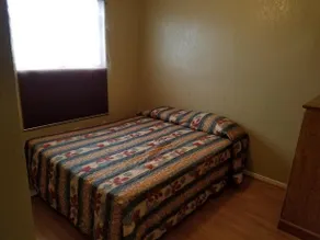 Executive Inn & Suites - Image 4