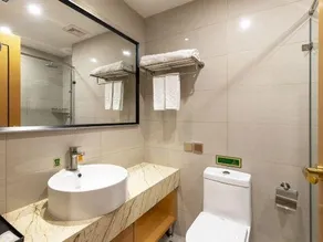 Vienna Hotel Dalian Zhongshan Square Branch - Image 5