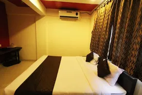 Hotel Alpine - Image 3