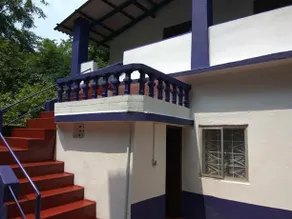 Dolrina Guest House - Image 1