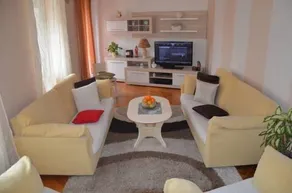 Apartment Charlie - Image 3