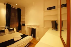 Covent Garden Townhouse - Image 2