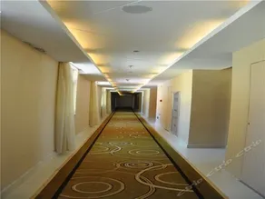 Wolong International Hotel - Image 4