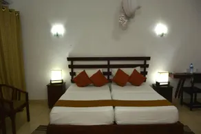 Rainbow Beach Hotel - Image 5