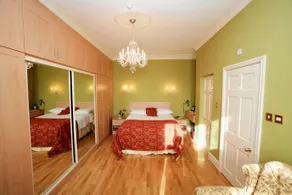 Grand Hotel - Image 3