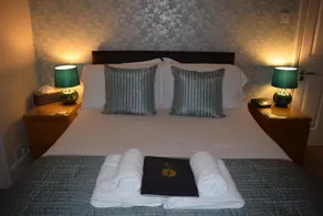 St Aubyns Guest House - Image 4