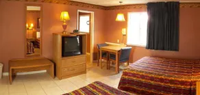 River Forest Inn - Image 5