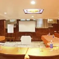 Golden Hut Hotel - Image 4