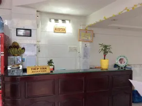 Queen Hotel - Image 4