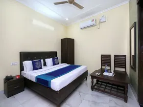 OYO Hotel Sunrise - Image 4