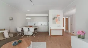Modern City Center Apartment - Image 2