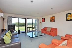 Condo 108 @ Horizons Resort & Golf, stunning course + lake Views - Image 2
