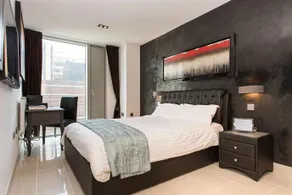 604 Canary Wharf - Image 5