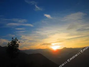 Dragon Hill Scenic Hotel - Image 2