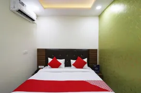 OYO 22825 Hotel Crown Stay inn - Image 2