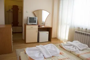 Vikoni Family Hotel - Image 4