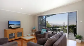 Angourie Blue 1 - Great Ocean Views - Surfing beaches - Image 3